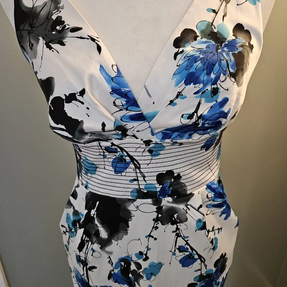 Bisou Bisou White and Blue Floral Midi Dress Women's Size 6 With Pockets - Picture 3 of 16